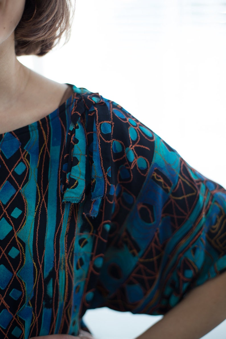 Vintage 80/'s Patterned Blue Blouse