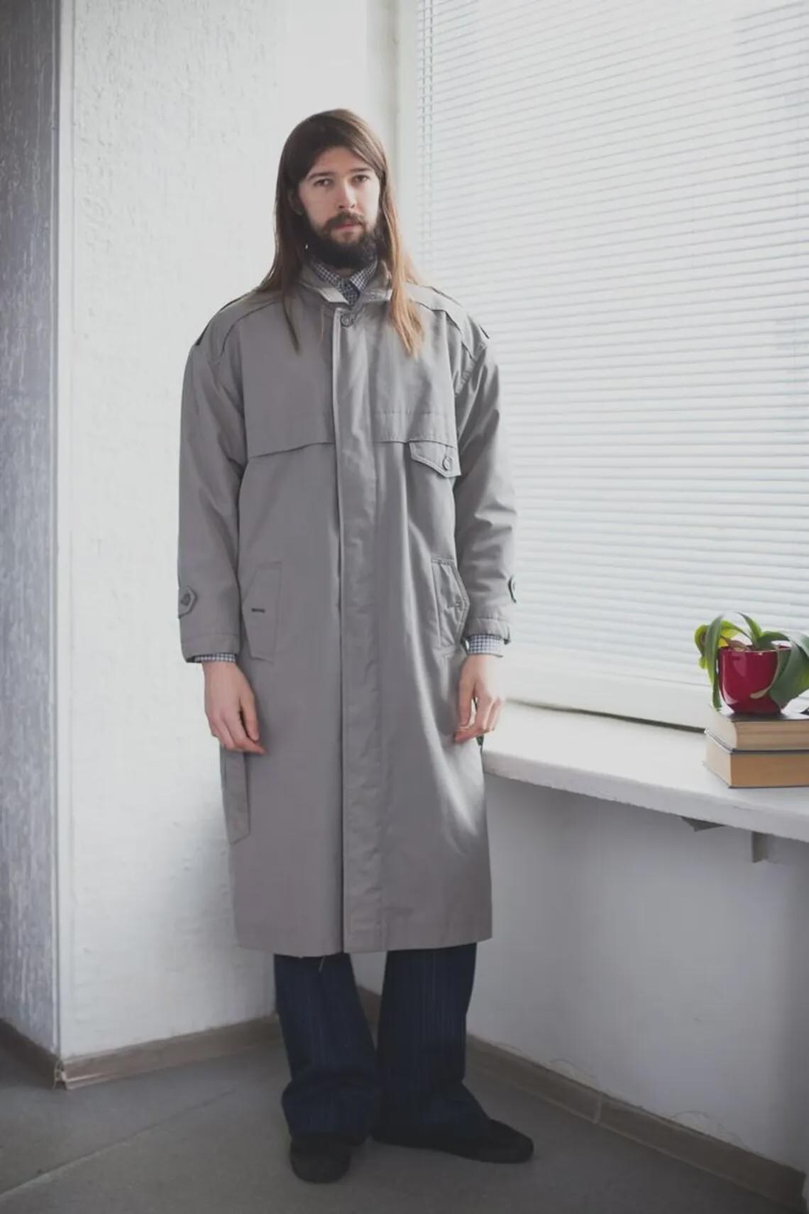 Vintage Minimalist Warm Trench Coat In Grey, foto 1 di 4