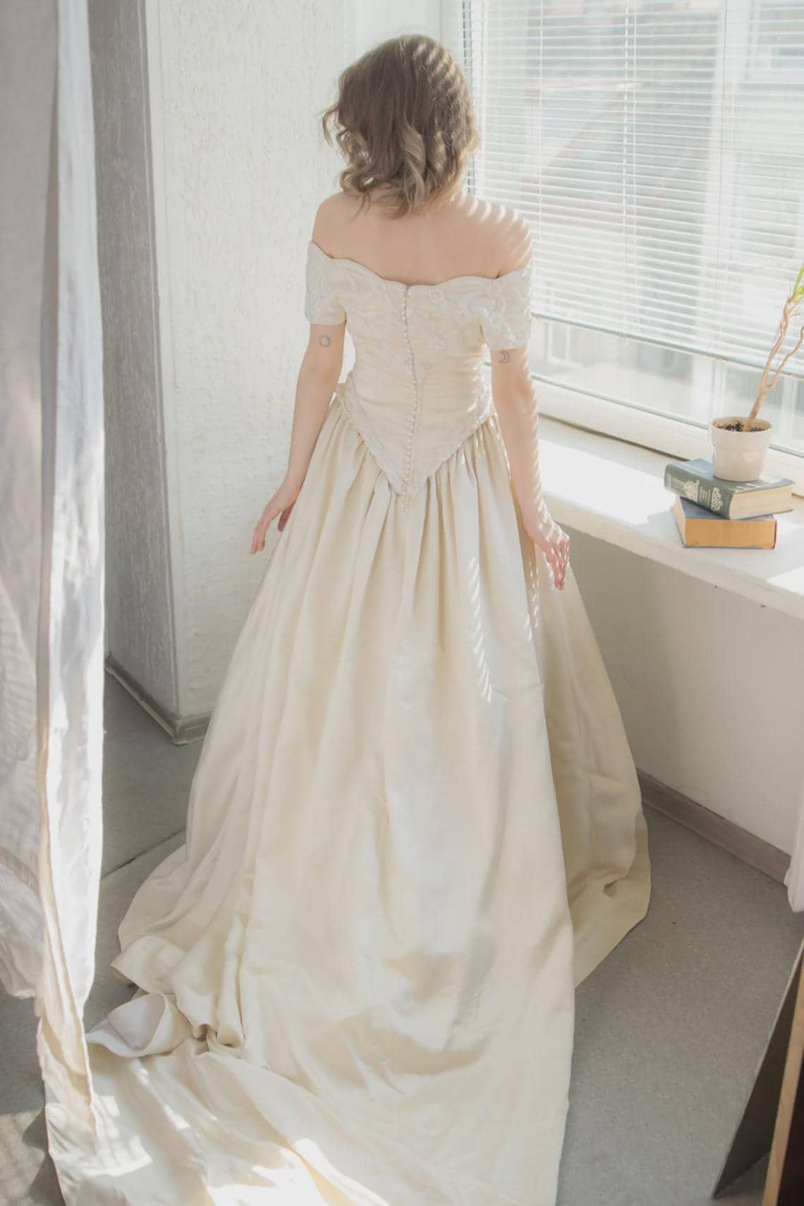 berketex bridesmaid dresses Size 10 Ivory Berketex Brides Wedding Dress with Ivory Richard Designs Veil