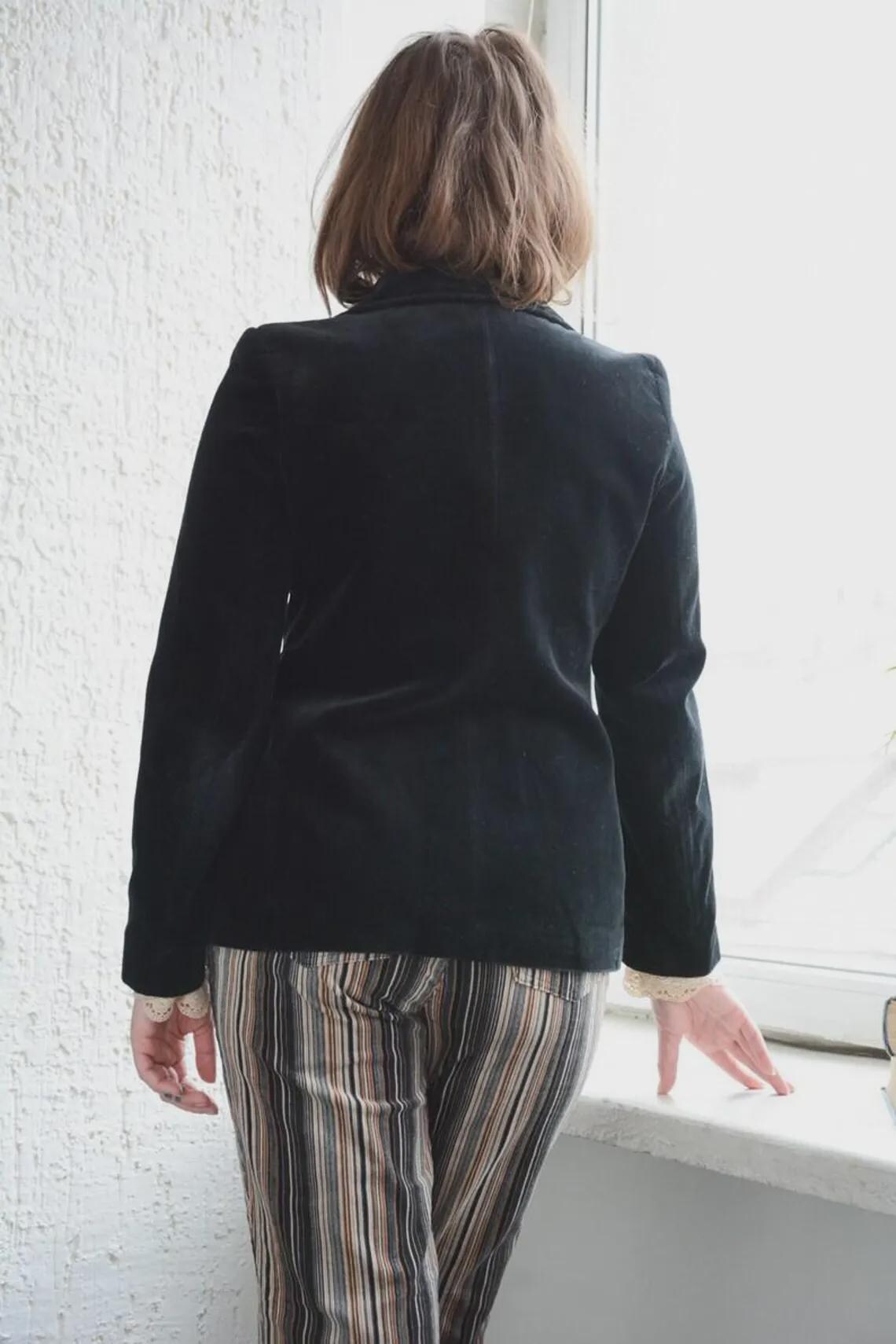 Vintage 1970s Black Velvet Classic Blazer Jacket, foto 3 di 4