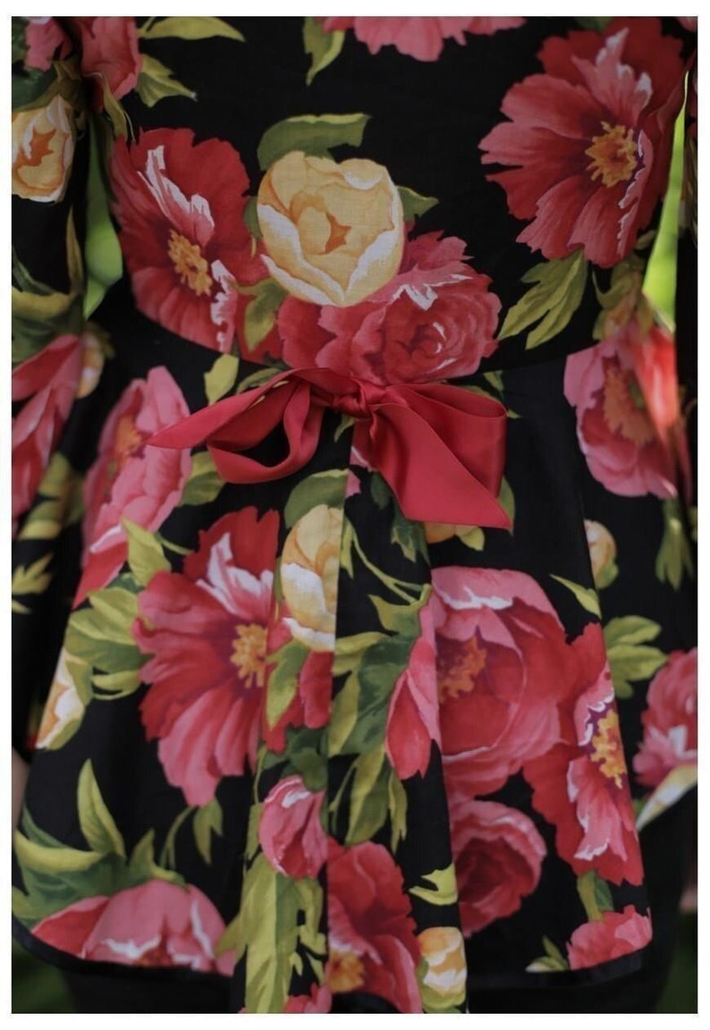 Vintage 80/'s Black Flower Print Long Sleeved Jacket