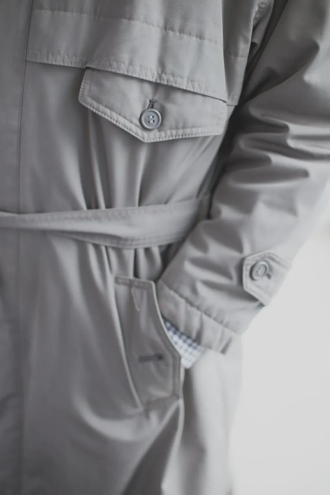 Vintage Minimalist Warm Trench Coat In Grey, foto 4 di 4