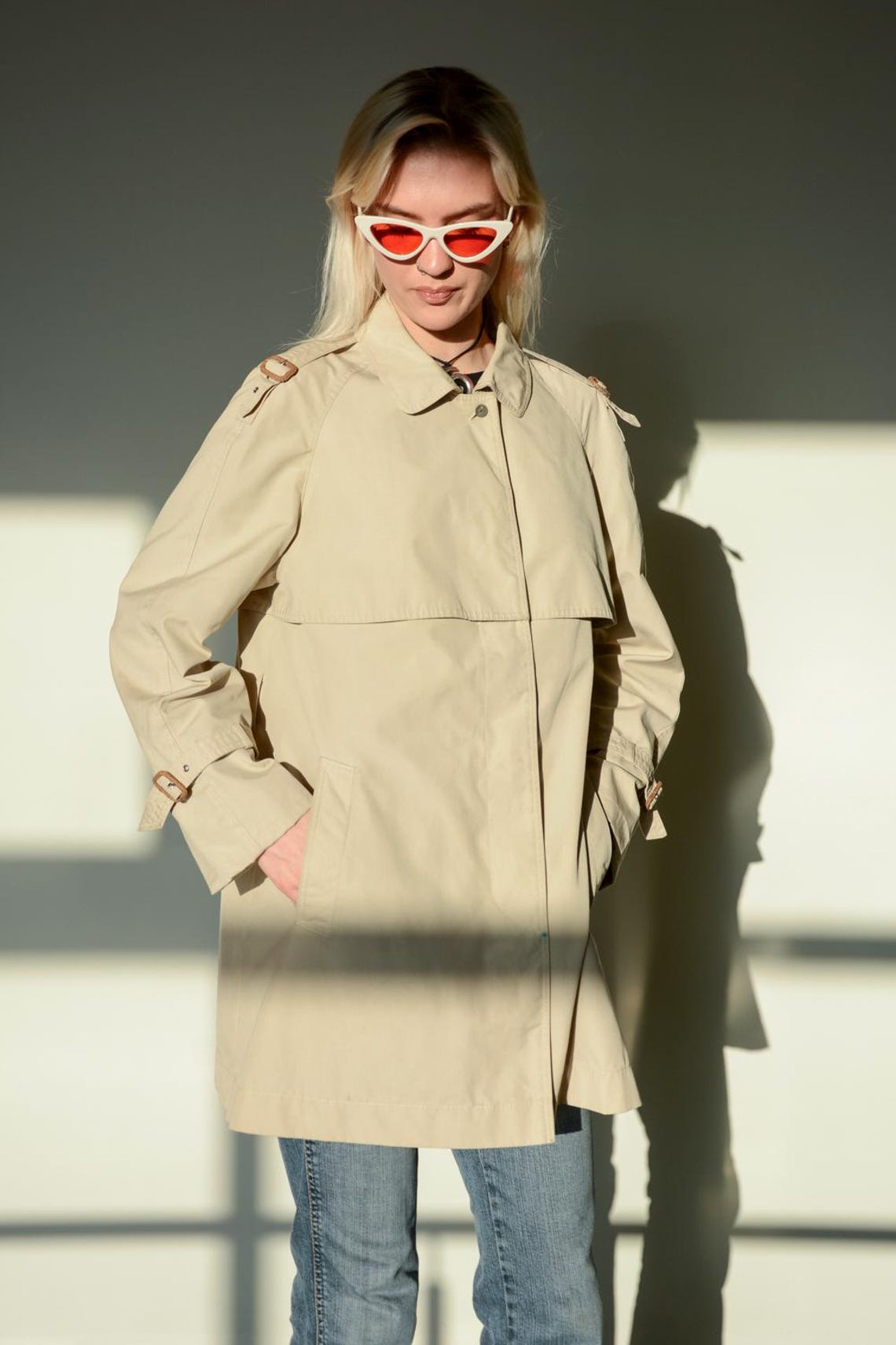 Vintage Beige Short Trench Coat, foto 4 di 5