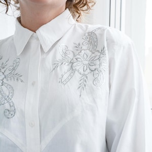 Vintage Western Style White Embroidered Front Shirt