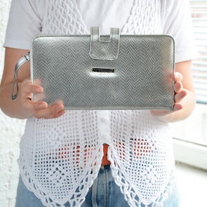 Vintage Silver/Metallic Snake Skin Style Clutch