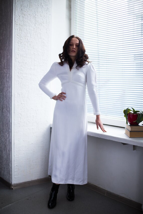 Vintage 60's White Minimalist Vogue Couture Weddin