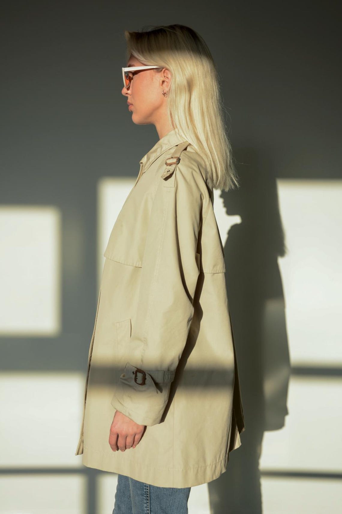 Vintage Beige Short Trench Coat, foto 2 di 5