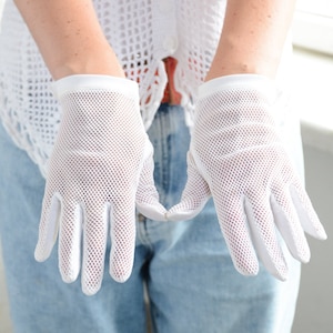 Vintage 60&#39;s White Gloves