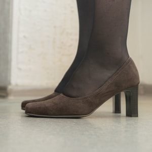 Vintage 80's Brown Suede Pumps