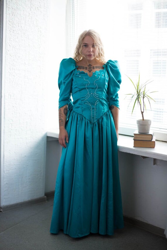 Vintage 60's Emerald Green Puff Sleeved Beaded Fro