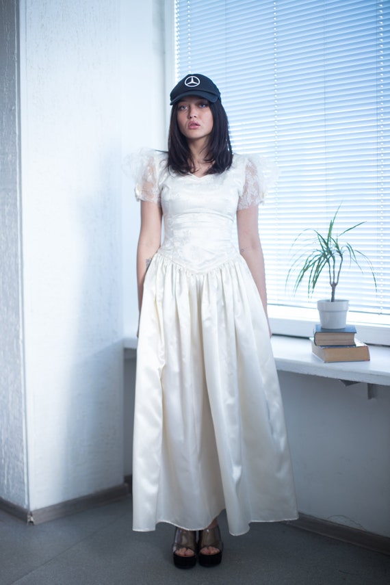 Vintage 90's Cream Puff Sleeved Wedding Dress