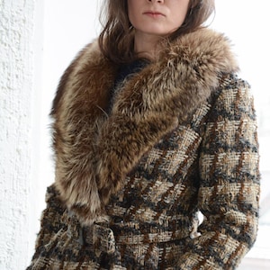 Vintge 70&#39;s Brown Wool Tweed Fur Collar Coat French Coat