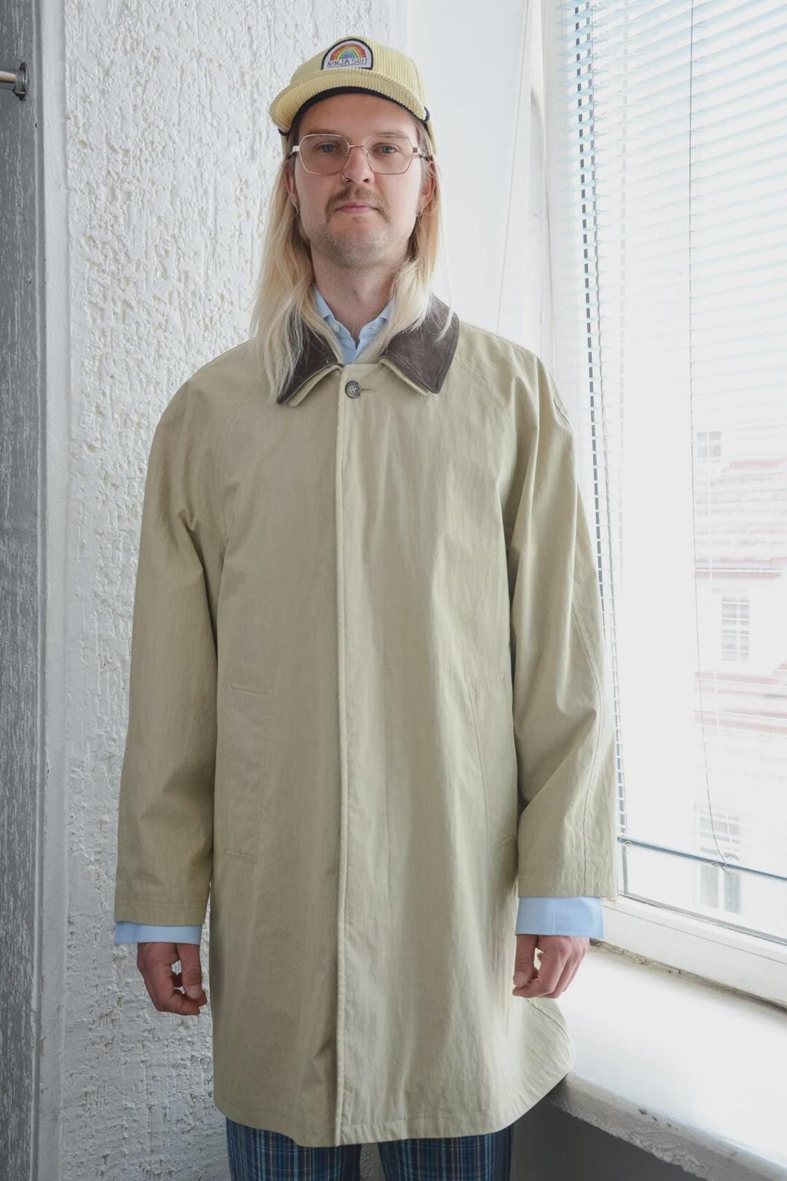 Vintage Classic Beige Trench Style Coat, foto 4 di 4