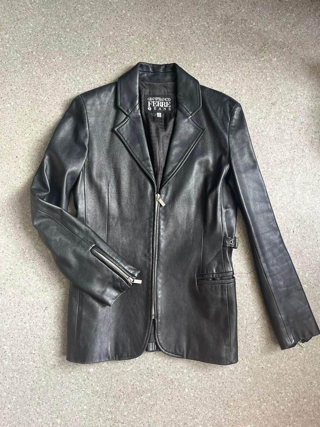 GIANFRANCO FERRE クロップド丈 レザージャケット 80s 90s GIANFRANCO FERRE クロップド丈 レザージャケット 80s 90s