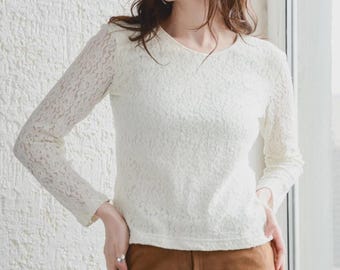 Vintage White Lace Stretchy Top