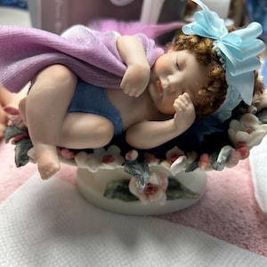 Tiny Sleeping Baby Sister - Sister Artist miniature Doll