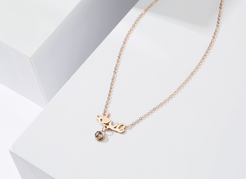 LOVE Charm Necklace Chain Necklace Simple Collar Necklace Dainty Necklace Delicate Necklaces for Women