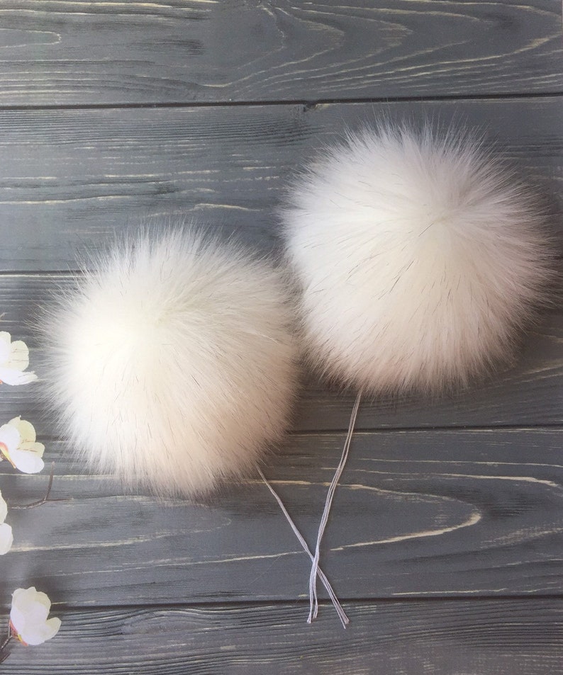 Beanie Vegan Fur Ball Fluffy Bobble 