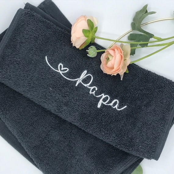 Individuelles Badetuch Personalisiert | Hochwertiges Handtuch mit Besticktem Namen | Einzigartiges Geschenk für Sie & Ihn
