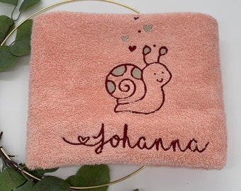 Handtuch mit Name und Schnecke, Pinguin, Wal, Kindergartengeschenk, personalisiert