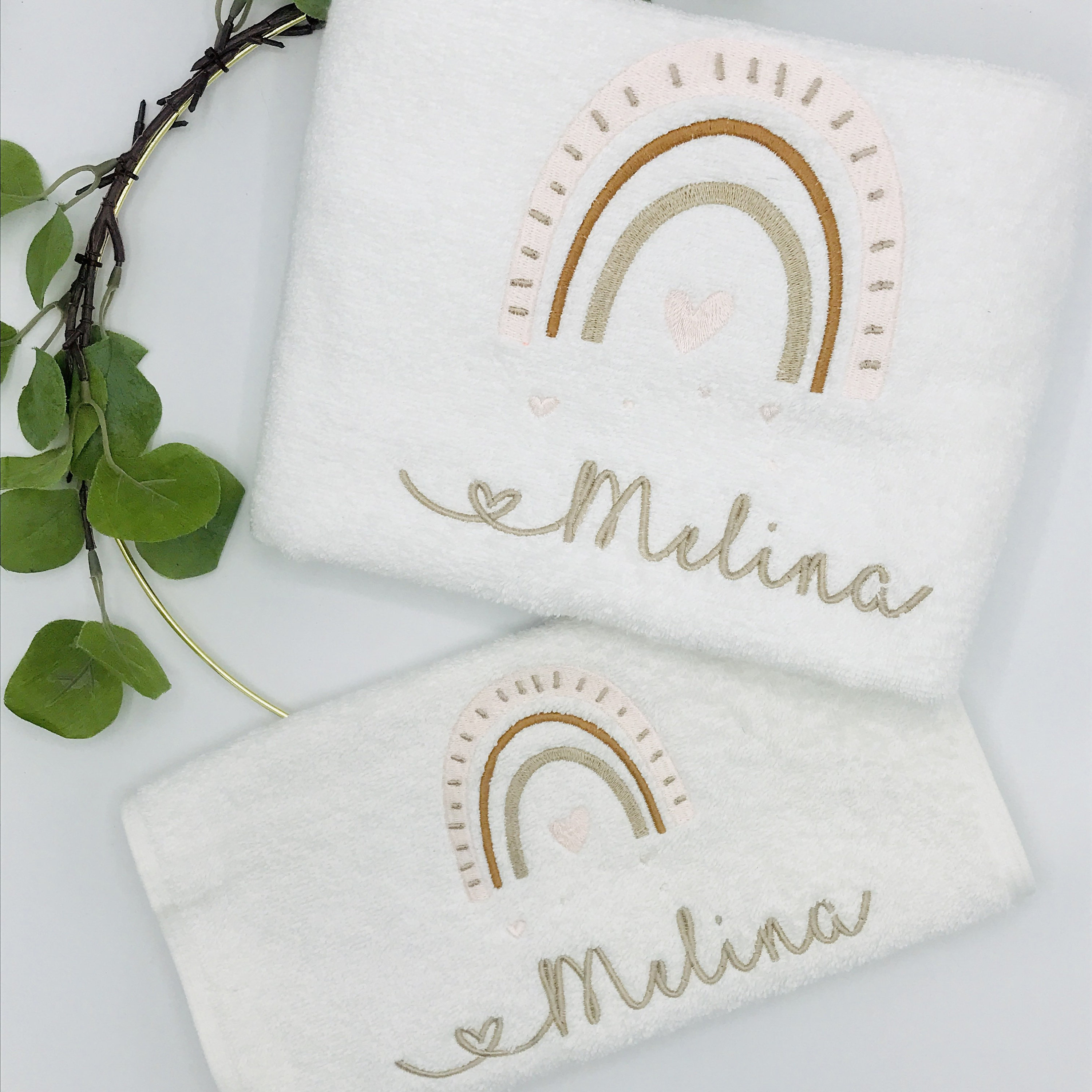 Gift set towels, guest towel and bath towel with name and rainbow