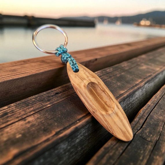カヤックキーホルダー、オリーブウッド、手作りの木製カヤック - Etsy 日本
