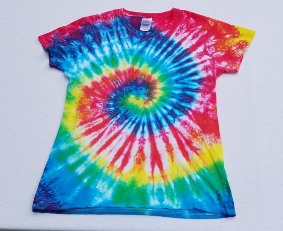 red tie dye shirt womens