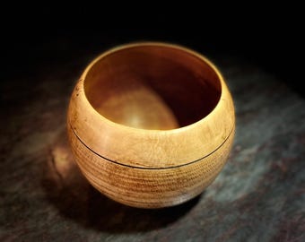 Salad bowl made of willow