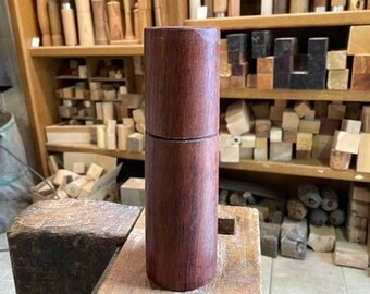 Pepper mill made of Jarrah (Australia)