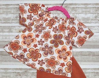Adorable conjunto de niña estilo campesina con bonitas flores. Talla 6/9 meses. Pantalón corto a juego. Estilo boho, retro, hippie, neutro, cottagecore.