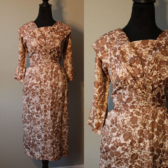 Vintage 1950s White and Brown Floral Wiggle Dress… - image 1