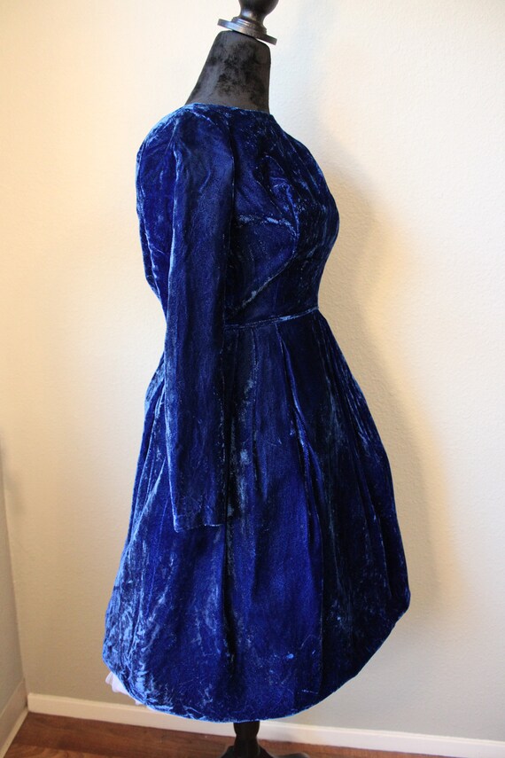 Vintage 1960s Blue Velvet Long Sleeve Dress - image 2