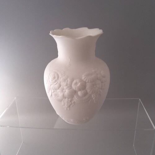 C.1970's Kaiser White Bisque Vase Signed by Manfred Frey Etsy Canada