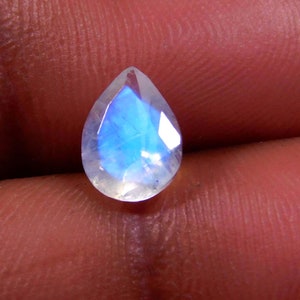 Top AAA+++Rainbow Moonstone Gemstone Faceted cut,Awesome Shiny Stunning Blue flashy Rainbow, Pear Shape,Size8x6MM Calibrated,1.20Carat