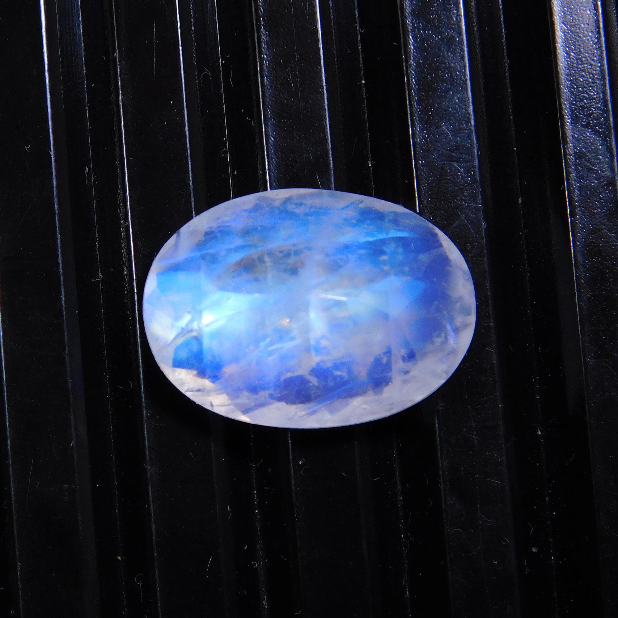 Natural Rainbow Moonstone Gemstone - Faceted Oval 7x5mm, White Color, 0.51-0.75 Ct