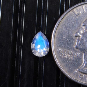 Super Top AAA+++Rainbow Moonstone Gemstone Faceted cut,Stunning Blue flashy,100%Natural Rainbow,Pear Shape,Size7x5MM Calibrated,0.80Carat