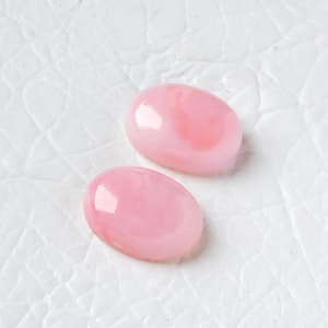 AAA +++ Top Grade Pink Opal Cabochon Edelstein, 100% natürliche ovale Form Size 20x15 mm kalibriert, 27,0 Karat, 2 Stück passendes Paar Schmuckstein