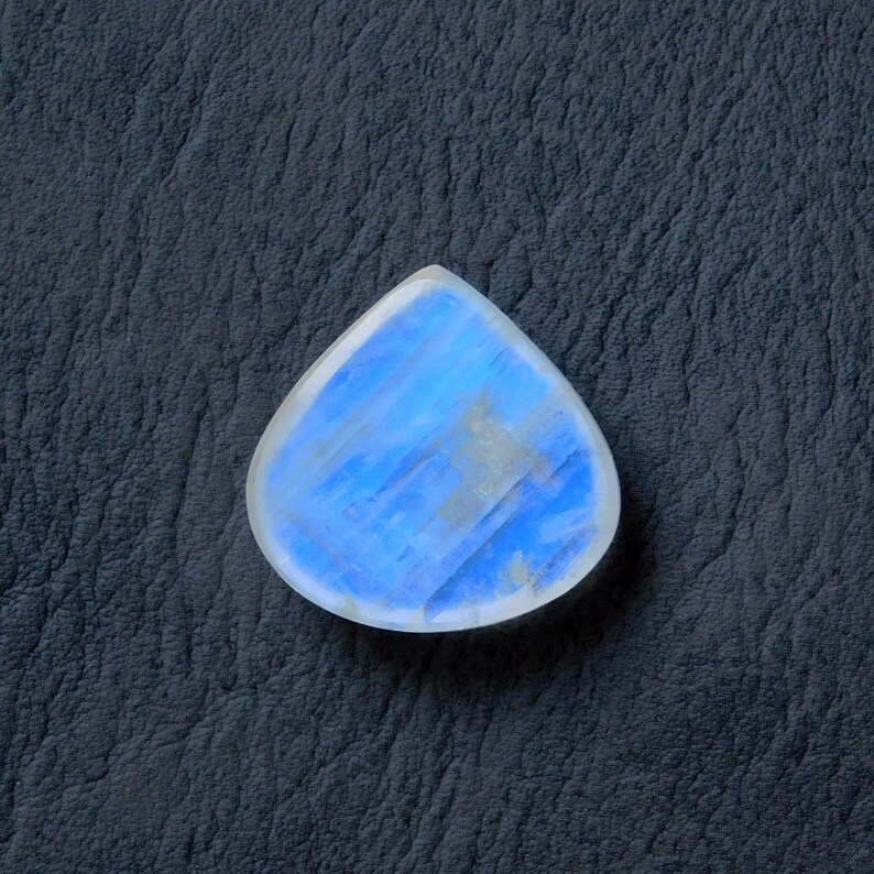 Very High Quality,Amazing Beautiful Blue flashy,100/% Natural,AAA+++Rainbow Moonstone Cabochon Gemstone,Heart Shape,Size25x24x8MM Weight34Cts