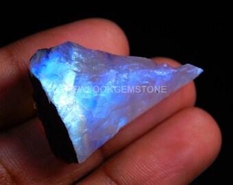 AAA +++ Bestnote roher Regenbogen 100% natürlicher Mondstein Doozy Rough, wunderschön chatoyant seltener blauer auffälliger roher Doozy Rough, Größe 32x22x14MM, 56,00Karat