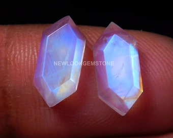 AAAAAA ++++ Super Top Regenbogen Mondstein, ca. Passendes Paar, 100% natürlich Blau auffällig, Hexagon-Form im Facettenschliff, Größe 11x5x3MM, kalibriert 3,0Carat