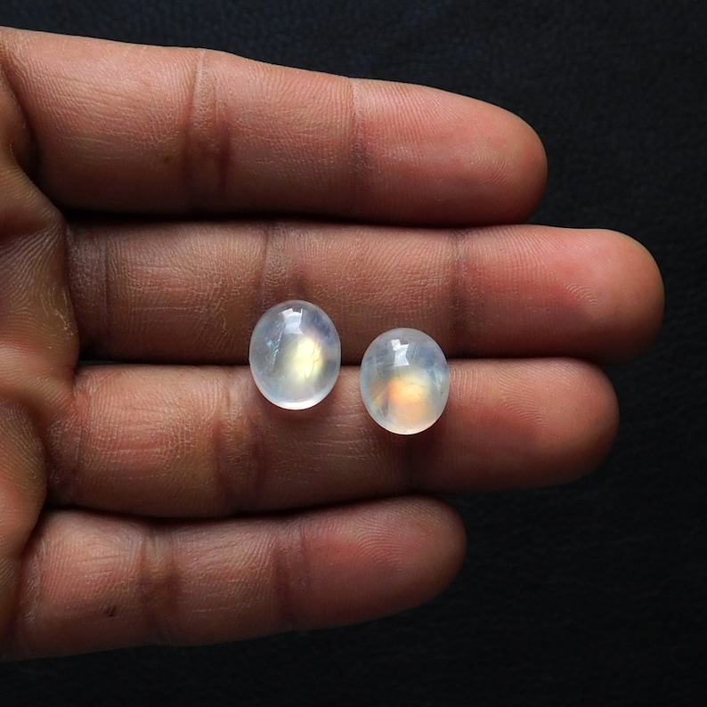 Oval Shape 100/% Natural AAA+++ Rainbow Moonstone Cabochon Gemstone Size 12x10x6MM Weight 13.40Cts Designer Cabochon Rainbow flashy