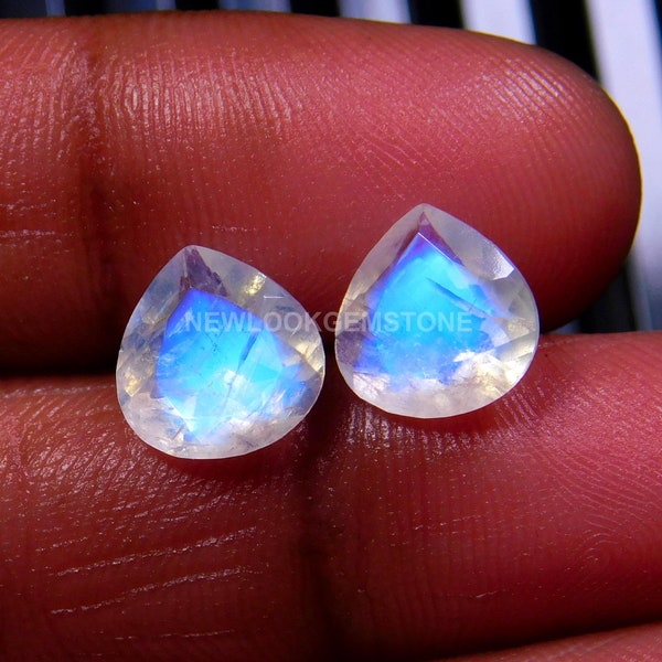 Super Top Regenbogen Mondstein,Ca. passendes Paar,100%Natural Beautiful Blue Flashy,Facettiert Schliff,Herz Form,Größe 9x9MM kalibriert,4.00Carat