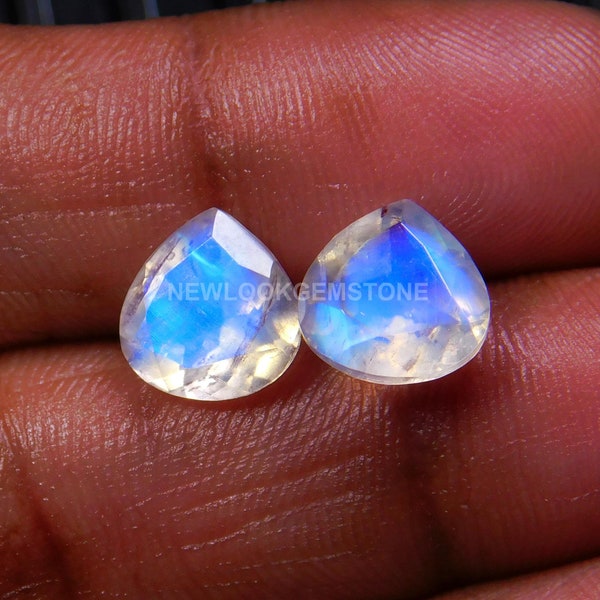 Super Top Regenbogen Mondstein,Ca. passendes Paar,100%Natural Beautiful Blue Flashy,Facettiert Schliff,Herz Form,Größe 9x9MM kalibriert,5.00Carat