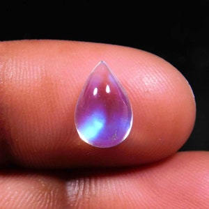 Super Top AAAAA++++Awesome Beautiful 100%Natural Blue Flashy,Rainbow Moonstone Cabochon Gemstone,Pear Shape,Size10x7MM Calibrated,2.25Carat