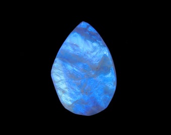 Bestnote druzy rauer Regenbogen Mondstein Edelstein, 100% natürliche rohe Drusy Rough, atemberaubende blaue auffällige Drusy, Birnenform, Größe 17x11 MM, 9,00Karat.