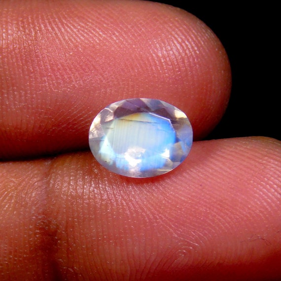Natural Rainbow Moonstone Gemstone - Faceted Oval 7x5mm, White Color, 0.51-0.75 Ct