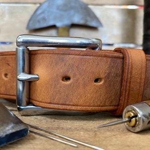 Mens Leather Belt, English Made, Hand Made, Bespoke.  1 1/2&quot; Burnt Tan Chrome Roller Buckle