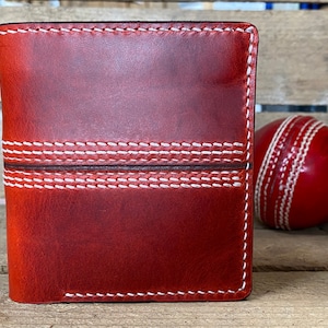 Cartera de piel con pelota de cricket, "The Opener" Gents Leather Wallet, peronalizada, cosida a mano, regalo del Día del Padre