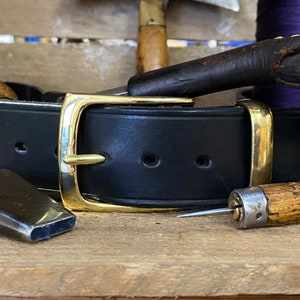 Mens Leather Belt, English Made, Hand Made, Bespoke.  1 1/2&quot; Black Brass Square Keeper Brass
