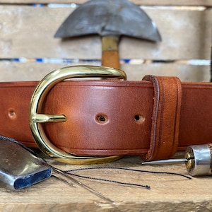 Mens Leather Belt, English Made, Hand Made, Bespoke.  1 1/2&quot; Chestnut Brass Round Buckle